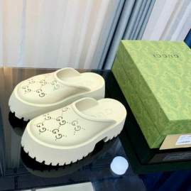 Picture of Gucci Shoes _SKUGGslip-onsandalsz35-4501066304